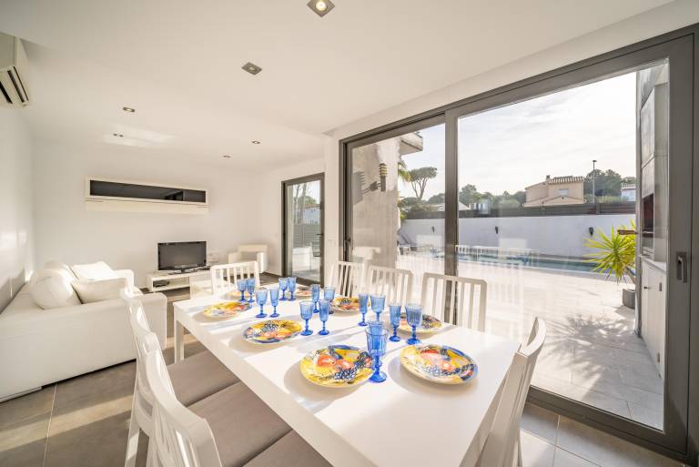 Fully equipped villa with yard, terrace & private pool | Dogs allowed — photo 3