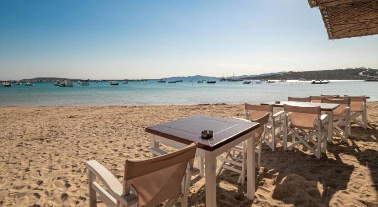 Vacation home with patio & garden — photo 5