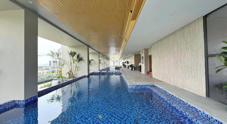 Apartment with pool, hot tub & patio | Perfect for remote work — photo 3