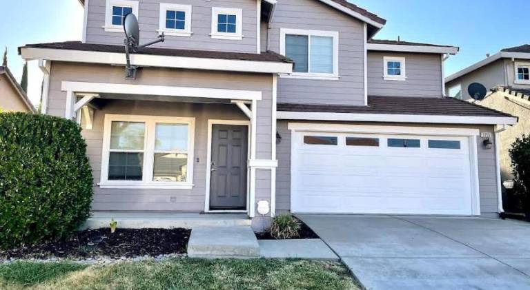 House with 4 rooms for 8 persons in West Sacramento, CA