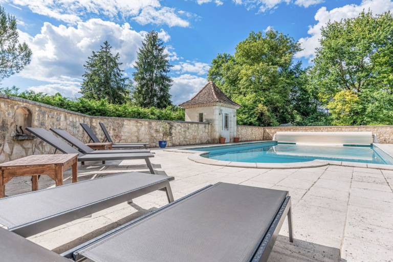 Family-oriented villa with private pool, terrace & yard | Pet-friendly — photo 2