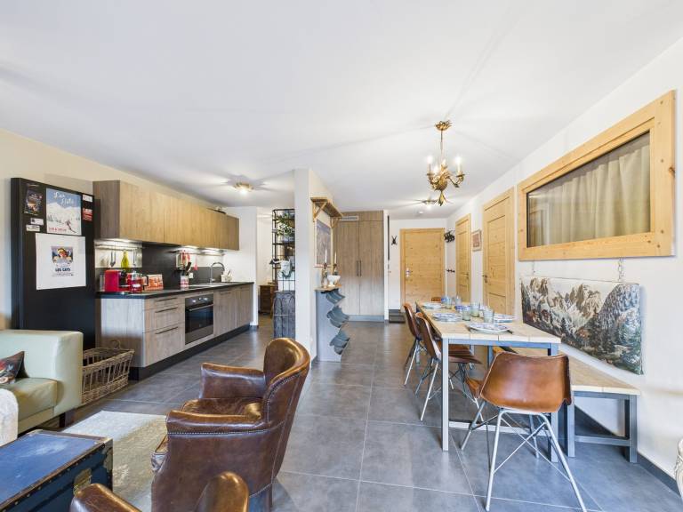Central Apartment for 5 with Balcony, Wi-Fi, and Garage in Les Gets — photo 5