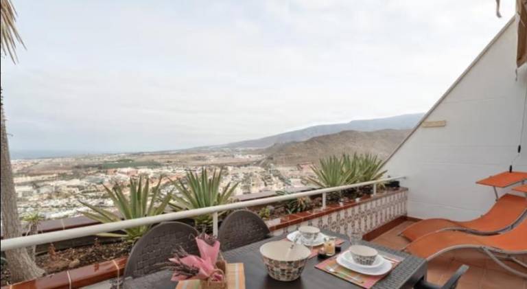 Holiday apartment with pool — photo 4