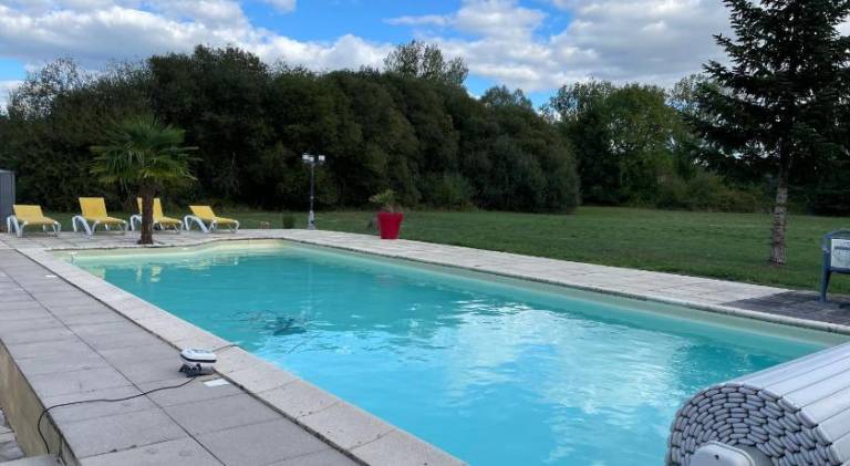 Villa with pool in Changé
