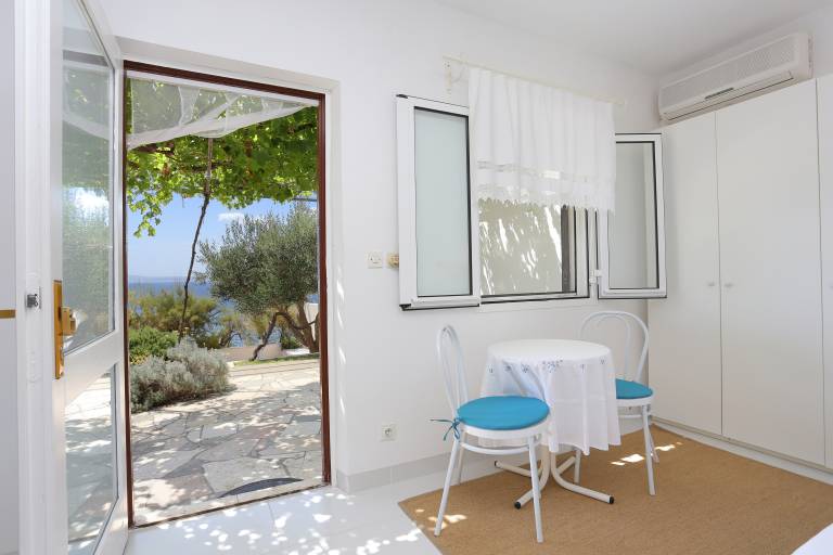 Studio flat near beach Rastići, Čiovo (AS-4818-a) — photo 2