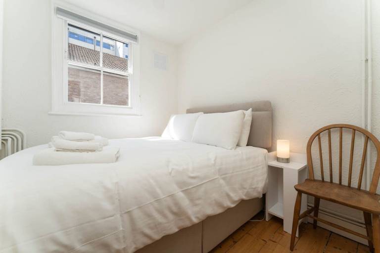 Children-friendly wonderful house with garden | Close to British Airways i360 | Pets allowed — photo 3