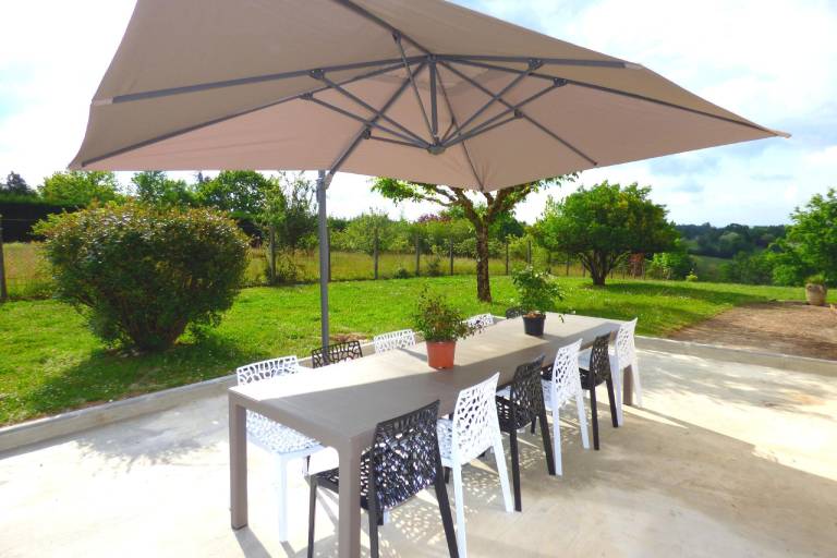 Vacation home with barbecue, patio & yard in Périgueux