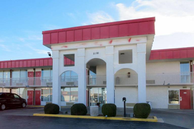 Econo Lodge Paducah West I-24 in Paducah, KY