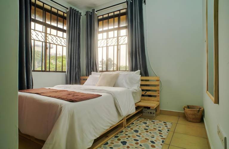 Lovely serviced apartment with patio | Pets allowed — photo 4