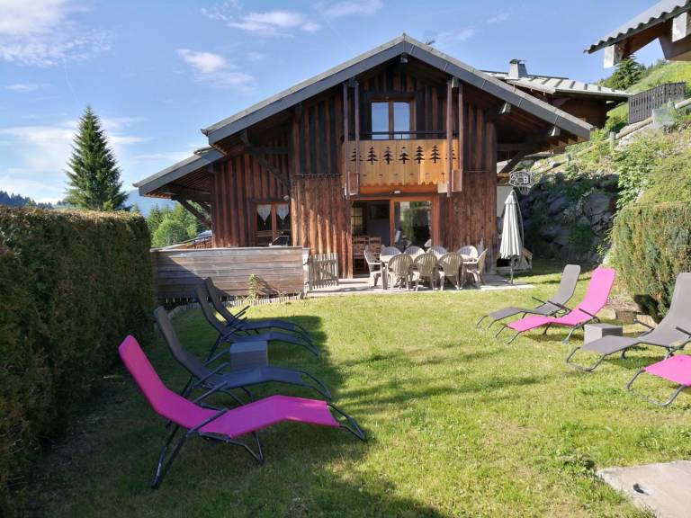 Spacious chalet in Les Gets with fireplace, WiFi and pets allowed — photo 2