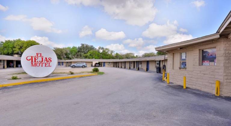 EL TEJAS MOTEL — photo 4