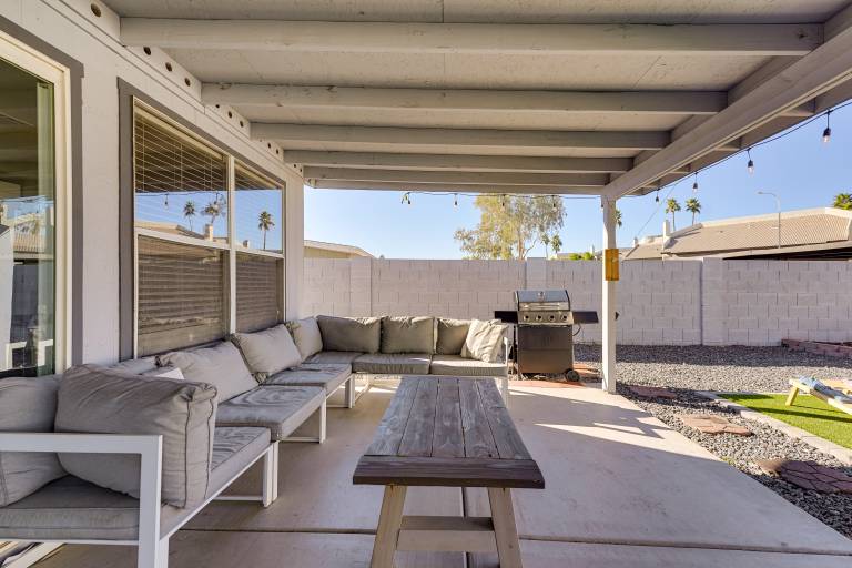 Walk to Riverview Park! Dog-Friendly Mesa Retreat — photo 2