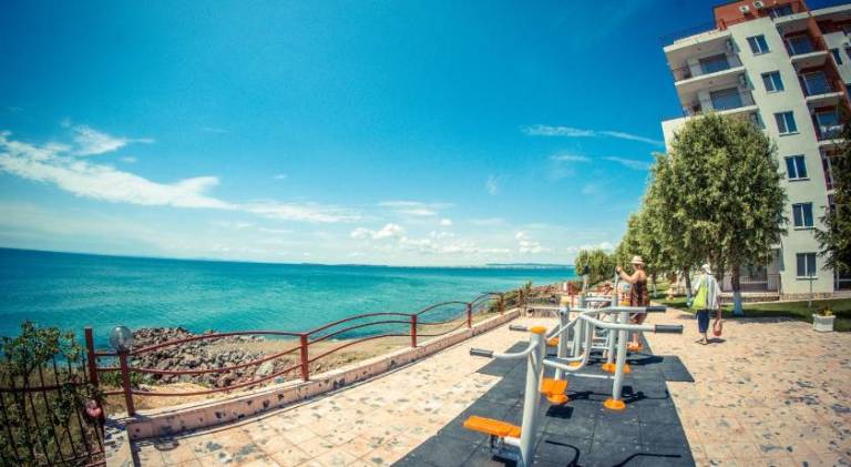 Rental apartment with patio, sauna & yard | Next to the beach | Dogs allowed — photo 3