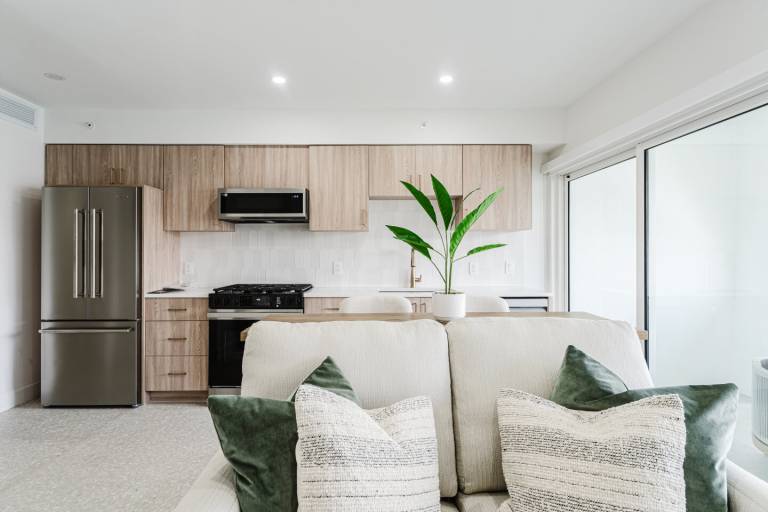 Intercoastal Oasis in Boca Raton: Fully Furnished 1-BR Long-Term Long Lease — photo 4