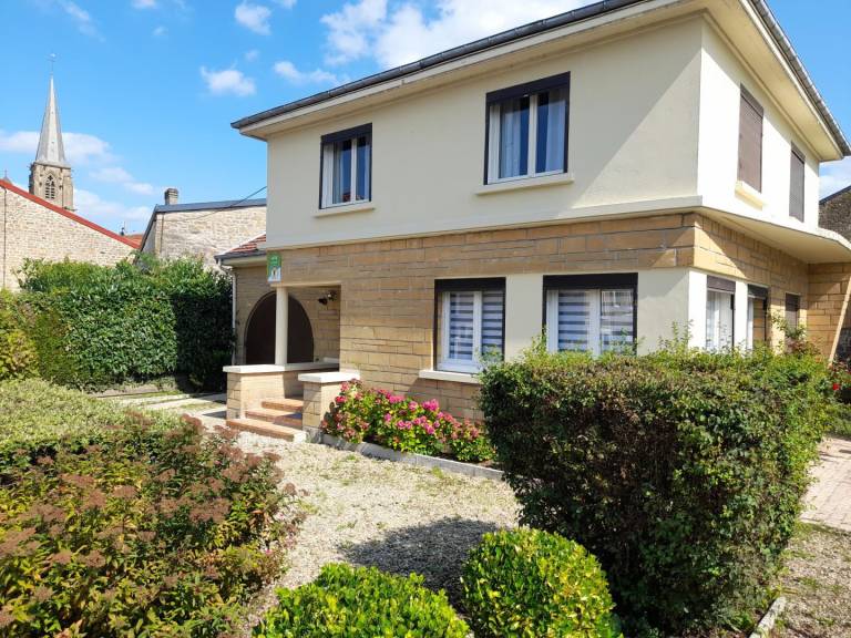 Nice gite with patio, barbeque & yard | Pets allowed in Verdun