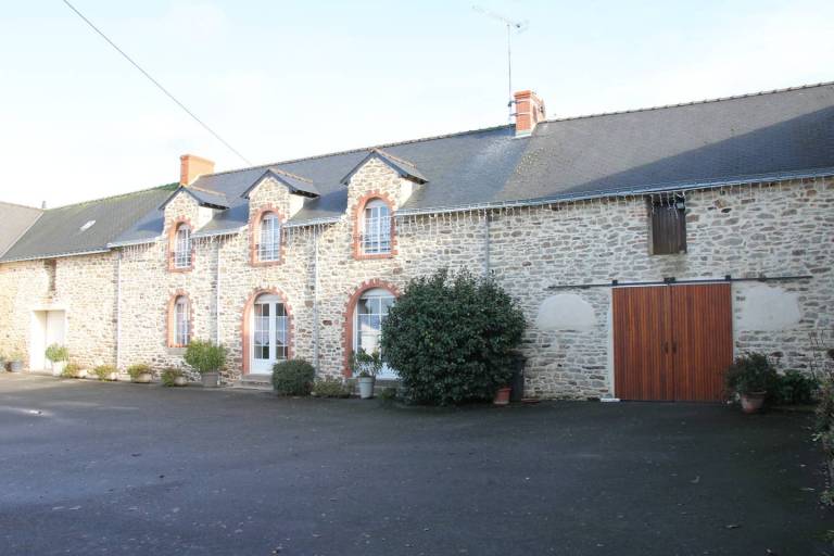 Gite with terrace & yard — photo 2