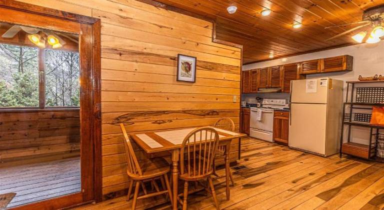 Vacation home with jacuzzi — photo 4
