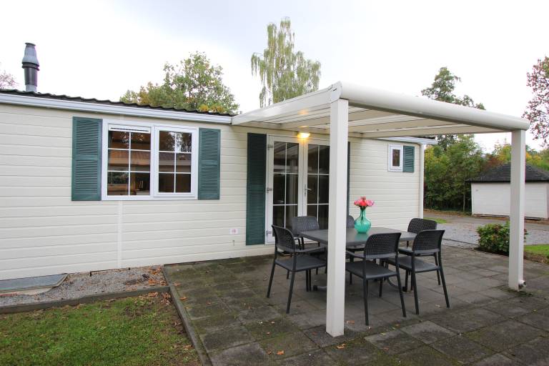 House with garden & patio — photo 2