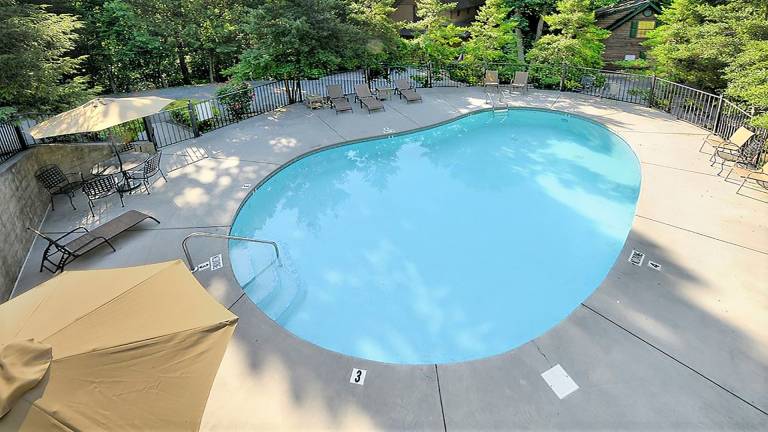 3 Bears: Pet Friendly, Free Tix, Hot Tub, Foosball, Pool Table & Pool Access — photo 4