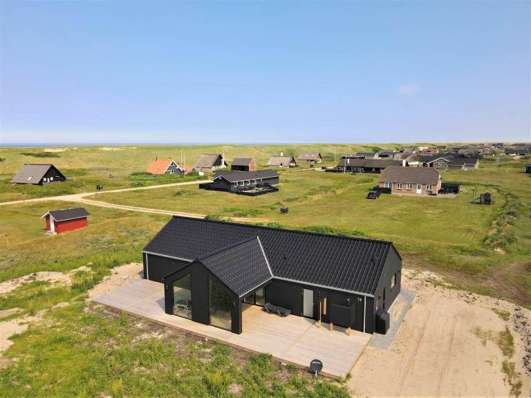 Fully equipped vacation home with sauna, grill & jacuzzi | Pet-friendly in Harboore