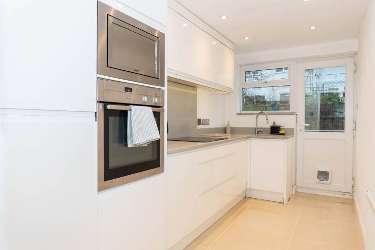 House with 2 rooms for 6 persons — photo 3