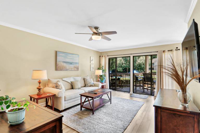 2381 Lighthouse Tennis: Pet Friendly 1 Bedroom, Free Bikes, Pool, Tennis in Hilton Head Island, SC