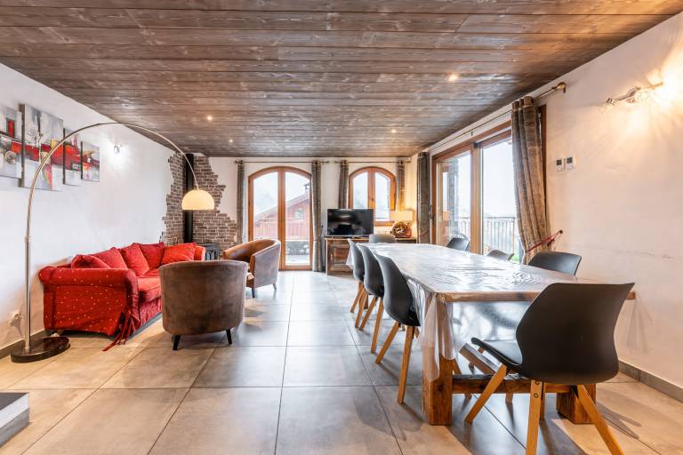 Apartment 'Appartement 1' with Mountain View, Private Terrace and Wi-Fi in Courchevel
