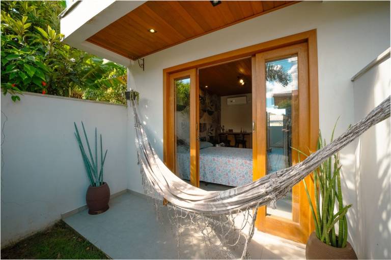 Beautiful studio with barbeque & yard | Pets allowed — photo 4