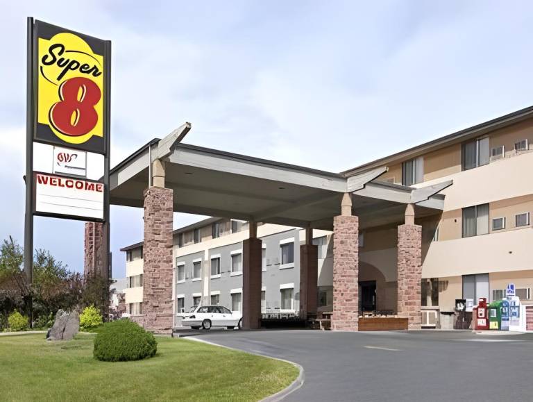 Super 8 by Wyndham Grand Junction Colorado in Grand Junction, CO