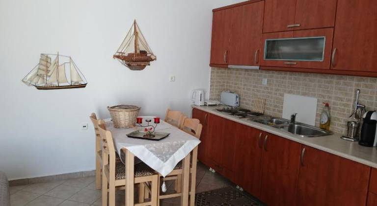 House with terrace — photo 3