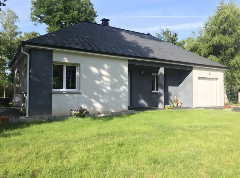 Child-friendly vacation home with fast internet, patio & yard | Garden view | Pets allowed — photo 3