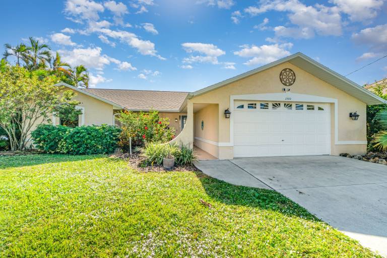 Child-friendly beautiful house with private pool & BBQ | Water view | Pets are welcome — photo 3