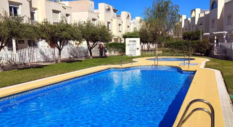 Holiday apartment with pool — photo 4
