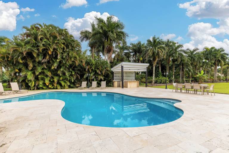 House Southwest Ranches