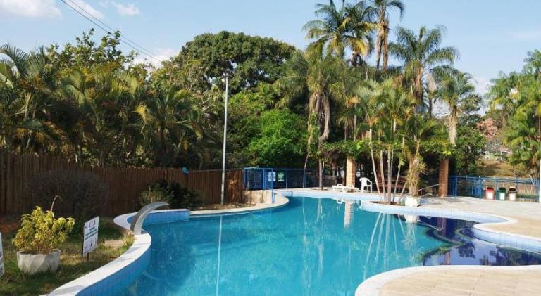 Casa10 pessoas temporada caldas nova com 3 quartos Condominio Village muito area verde, piscinas, sau — photo 3
