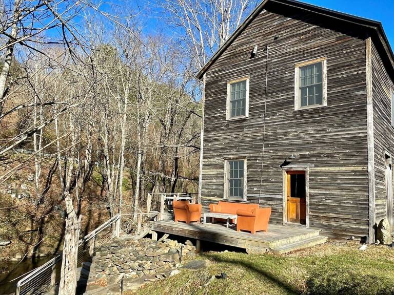 Cabin Lansing