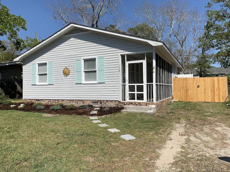 House  Oak Island