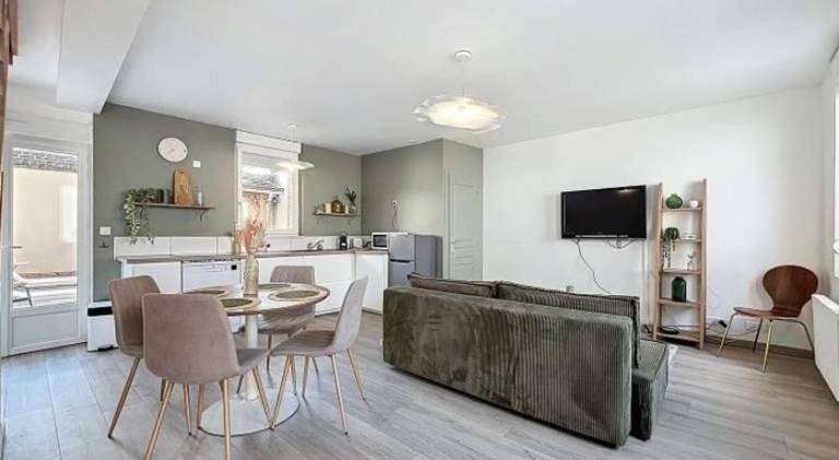 Beautiful vacation home with terrace | Pets are welcome in Troyes