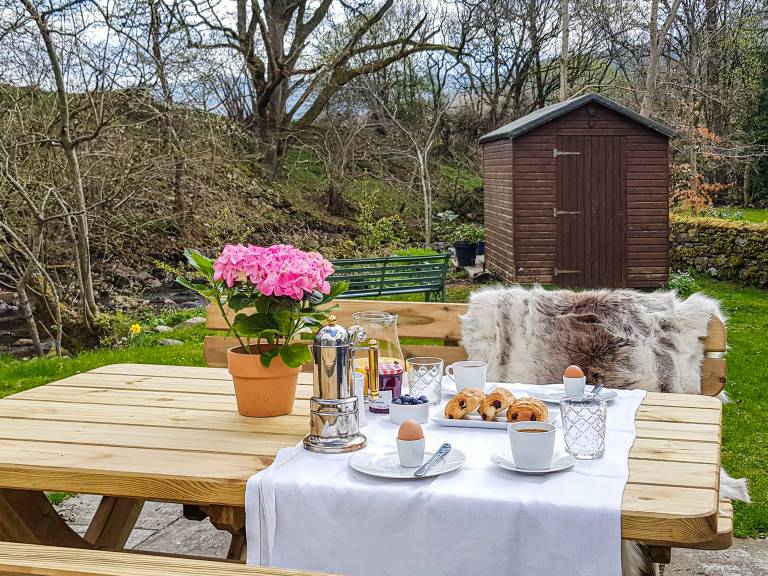 Family-friendly cottage with yard | River view | Pets allowed — photo 4