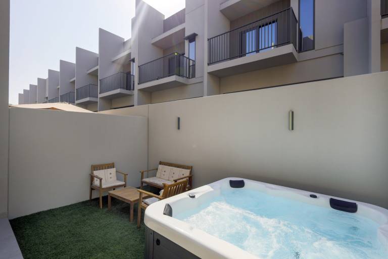 MAG Eye Townhouse MBR