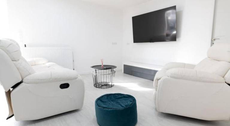 Appartement entier 2 chambres Chez Zarius in Paray-Vieille-Poste