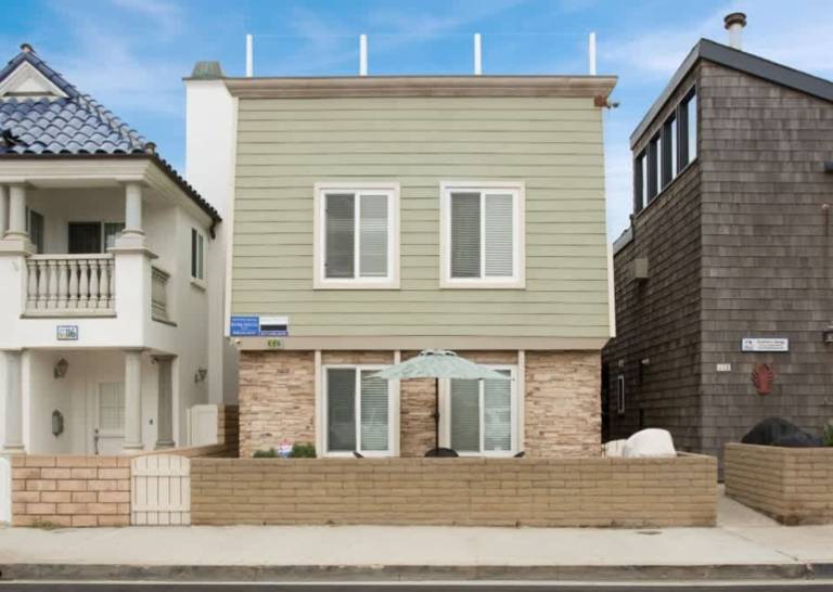 House with patio in Newport, CA