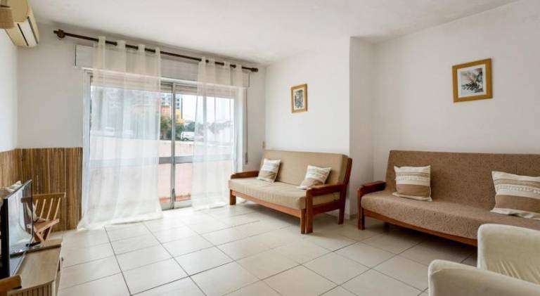 Holiday apartment with pool in Lagos