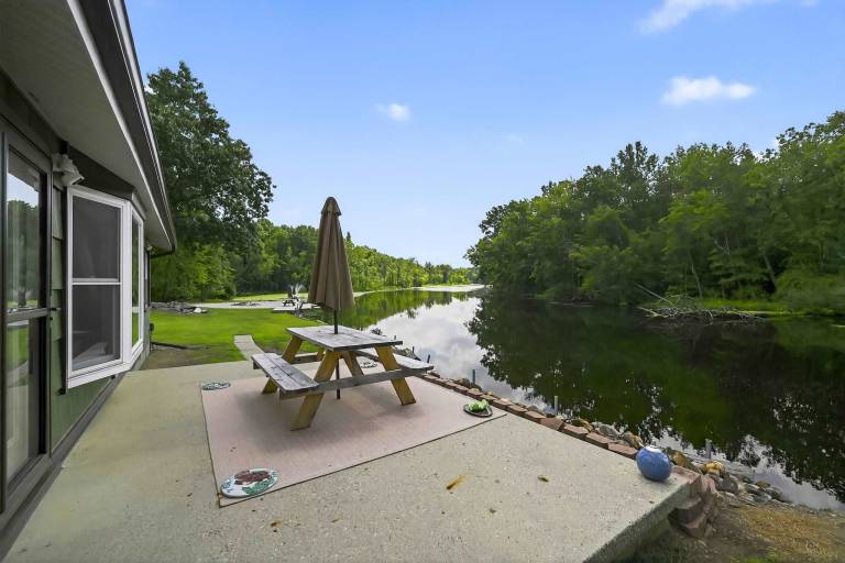 The Grand Riverhouse