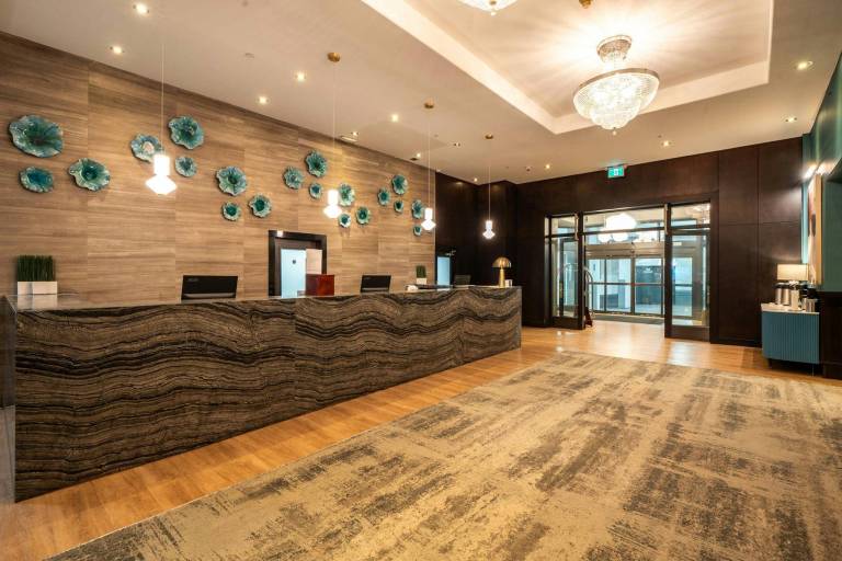 Sandman Signature Vancouver Downtown Hotel — photo 4
