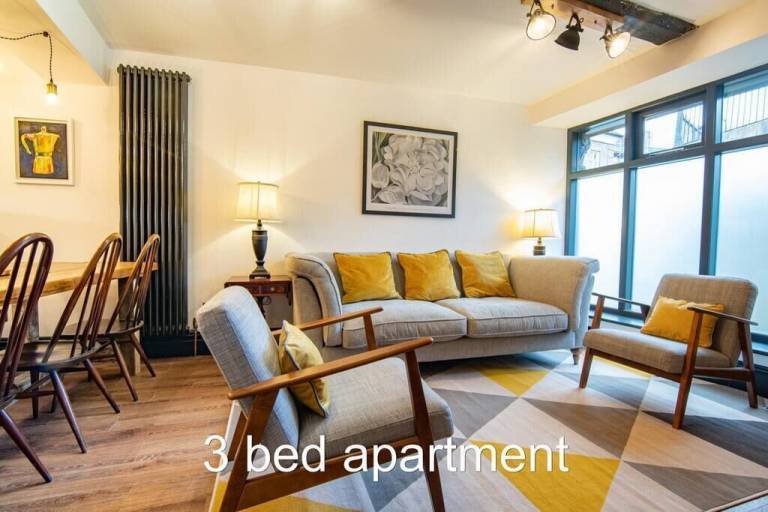 Condo Macclesfield