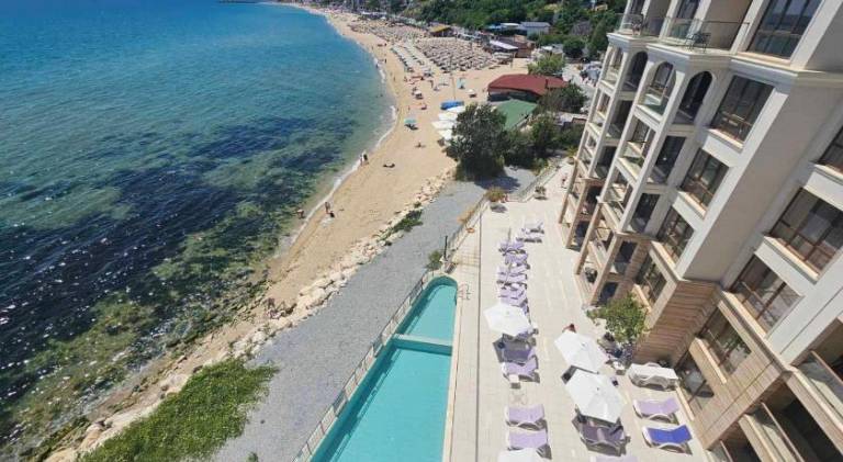 Holiday apartment with pool in Varna