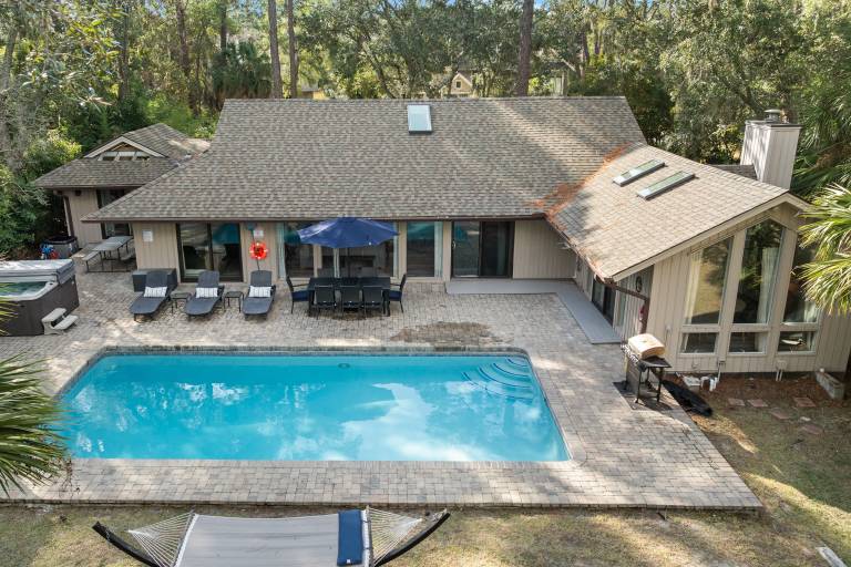 Vacation home with jacuzzi, patio & private pool | City view | Suitable for remote work — photo 2