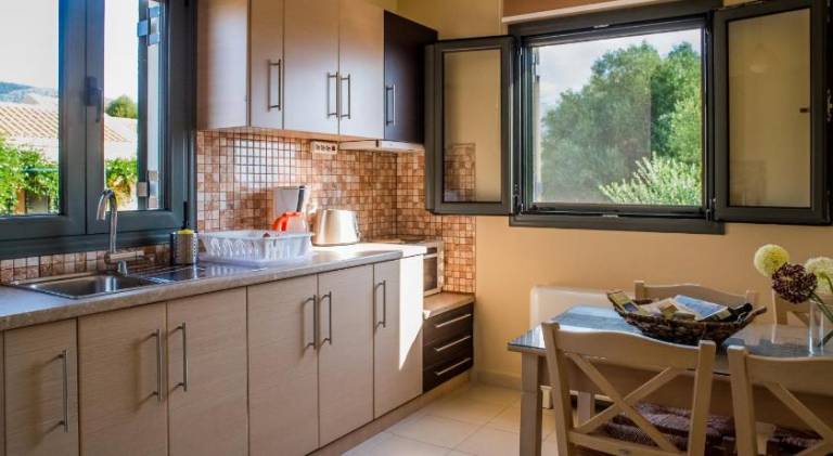 Rental apartment with terrace, grill & garden — photo 3