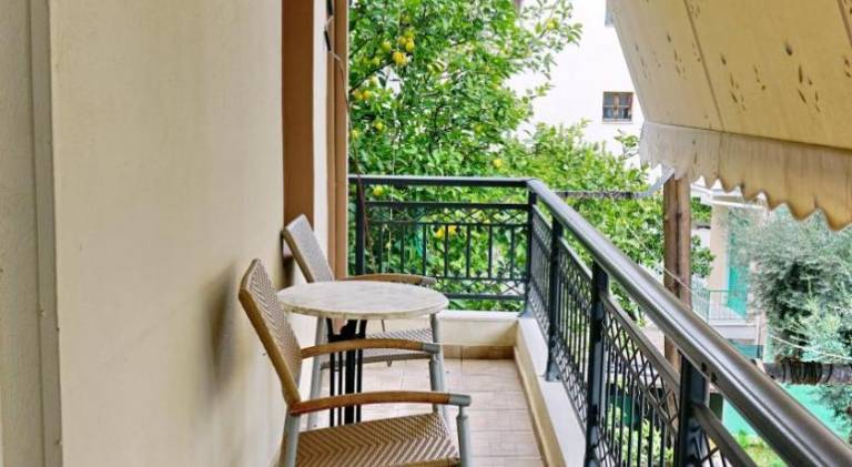 Pleasant apartment with yard & patio | Dogs allowed — photo 5